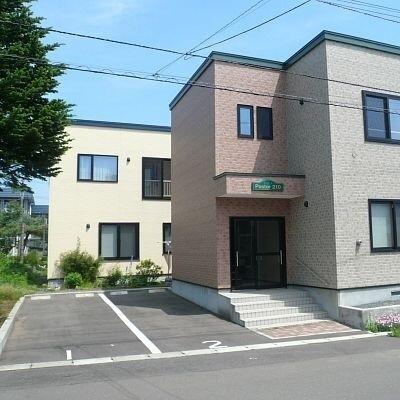 北広島市新富町西アパート 駐車場