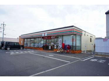 セブンイレブン越谷西袋店：300m