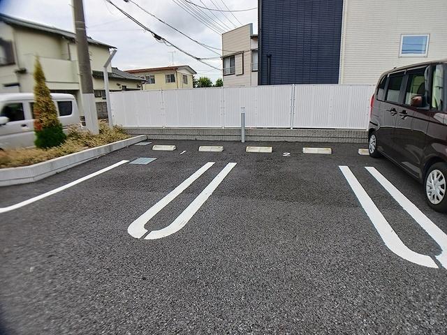 アーバン　グランデ（202） 駐車場