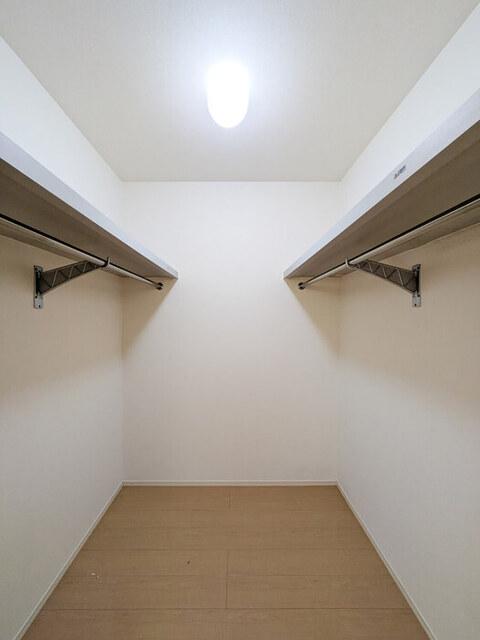 ルミエール新越谷（102） 収納