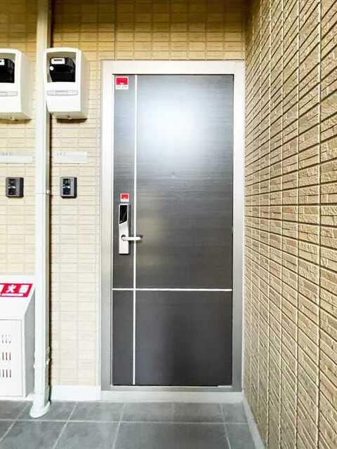 ヴィラ登戸町（102） 玄関