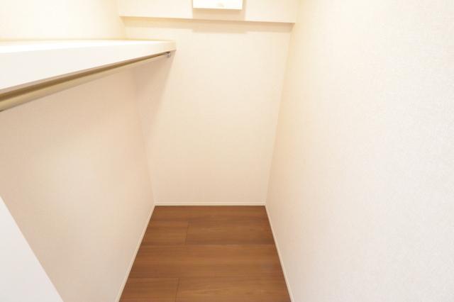 ﾛｲｼﾞｪﾝﾄﾊﾟｰｸｽ ﾚｲｸﾀｳﾝ　Ｅ（307） 部屋画像