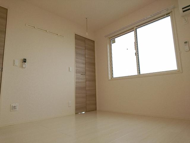 ﾛｲｼﾞｪﾝﾄﾊﾟｰｸｽ ﾚｲｸﾀｳﾝ Ⅱ　Ｌ（301） 部屋画像