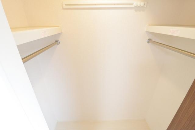 ﾛｲｼﾞｪﾝﾄﾊﾟｰｸｽ ﾚｲｸﾀｳﾝ Ⅱ　A（306） 部屋画像