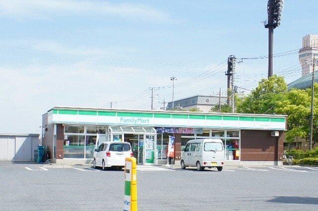 ファミリーマート越谷公園前店：750m