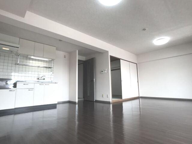 ファミール吉川（202） リビング