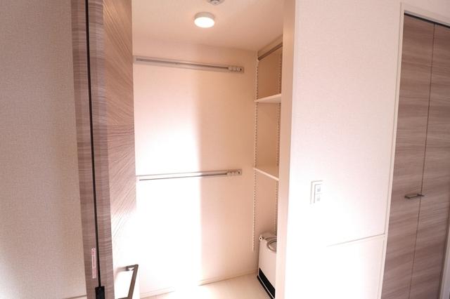 ﾛｲｼﾞｪﾝﾄﾊﾟｰｸｽ ﾚｲｸﾀｳﾝ　Ｄ（202） 部屋画像
