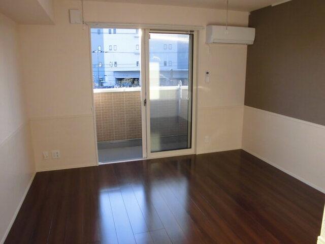 ﾛｲｼﾞｪﾝﾄﾊﾟｰｸｽ ﾚｲｸﾀｳﾝ　Ｅ（307） 部屋画像