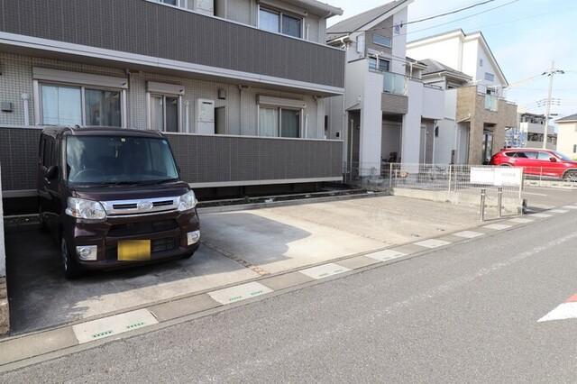アークコンフォート（201） 駐車場