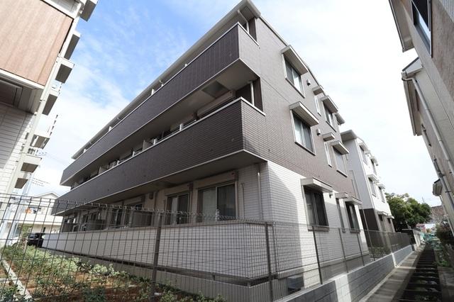 三郷中央駅より徒歩14分 築3年10ヶ月 3階建の賃貸物件