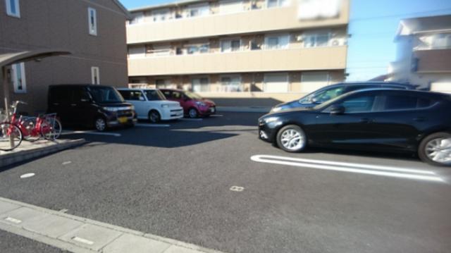 キャピタル美南　Ａ（302） 駐車場
