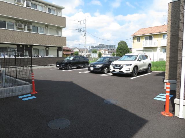プリマヴェーラ　B（302） 駐車場