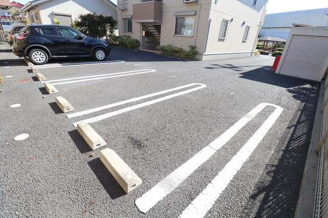 ラプルベール　Ａ（101） 駐車場