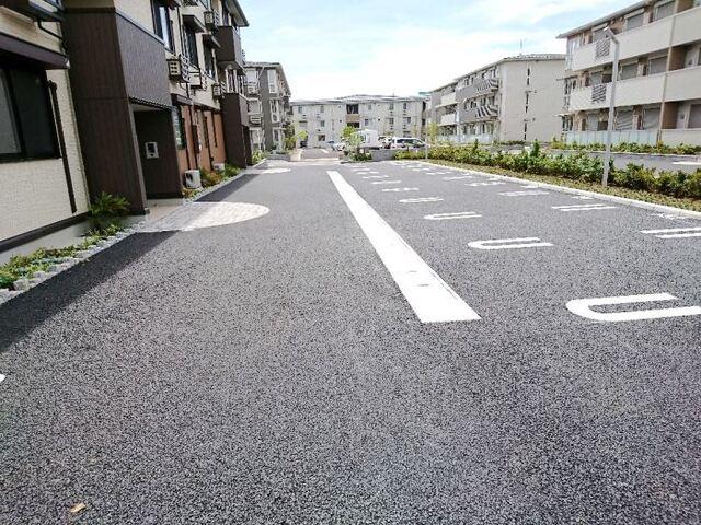 ﾛｲｼﾞｪﾝﾄﾊﾟｰｸｽ ﾚｲｸﾀｳﾝ Ⅱ　Ｋ（206） 駐車場
