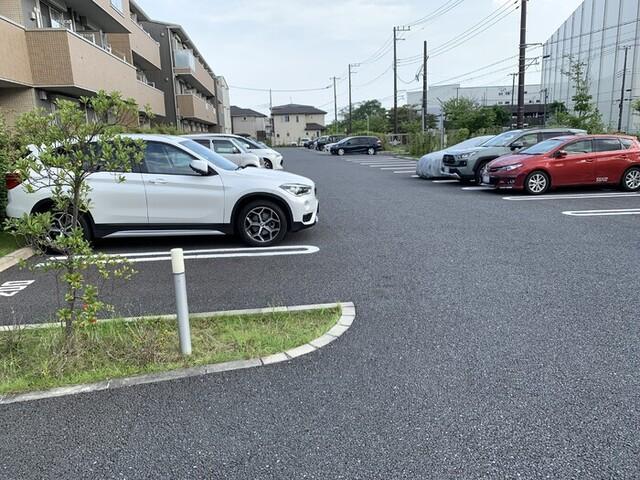 ﾛｲｼﾞｪﾝﾄﾊﾟｰｸｽ ﾚｲｸﾀｳﾝ　Ｄ（202） 駐車場