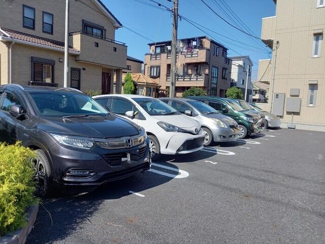 オーパス（105） 駐車場