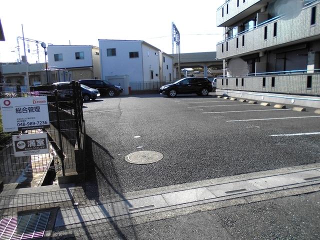 ゴールドパストラル（207） 駐車場