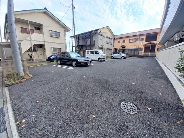 カーサ・セフィーロ（202） 駐車場