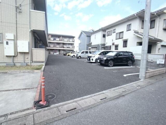キャッソル嵯峨（103） 駐車場