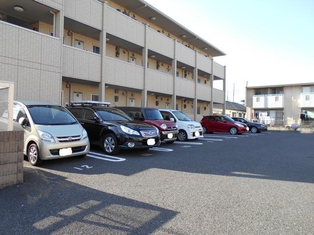 ウエストエーデル（302） 駐車場