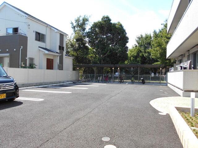 リビエールセレナ（202） 駐車場