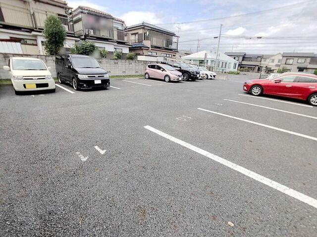 エクレール宮本（306） 駐車場