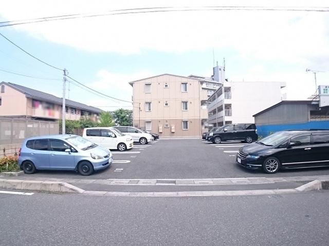 レガーロ（203） 駐車場