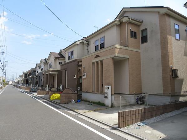 中古【吉川市美南4丁目】★太陽光発電ｼｽﾃﾑ付きのｵｰﾙ電化住宅 外観