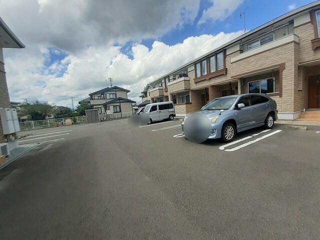 ハピネス愛子　壱番館（203） 駐車場