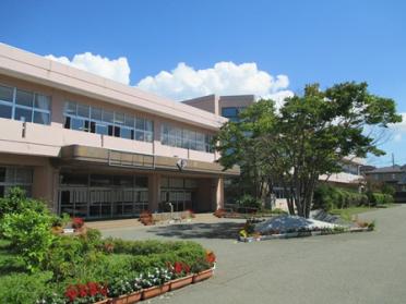 秋田市立勝平中学校：1201m