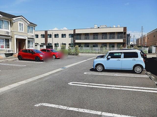 グランデ・フィオーレ　ⅡーＣ（104） 駐車場