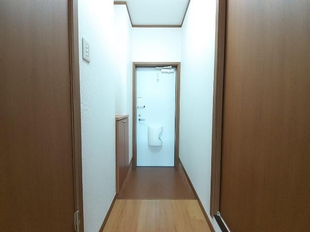 リバーサイド広面（103） 玄関