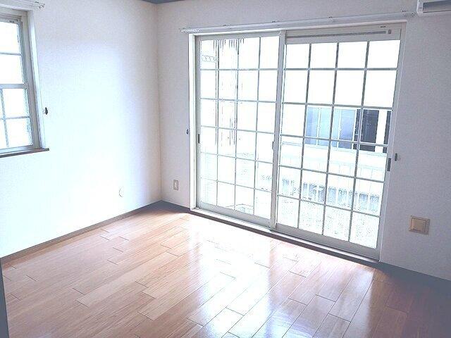 ベルフラワー（101） 室内