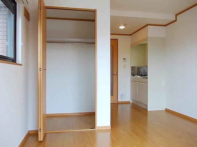 グランディル山王（305） 室内