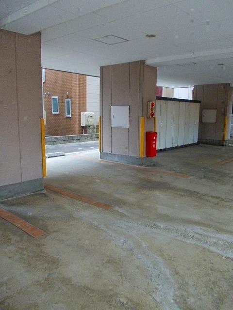 グランディル山王（305） 駐車場
