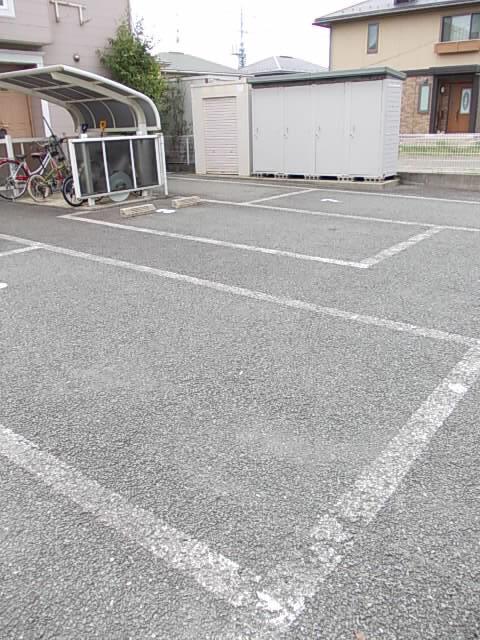 セレーノ御所野（102） 駐車場