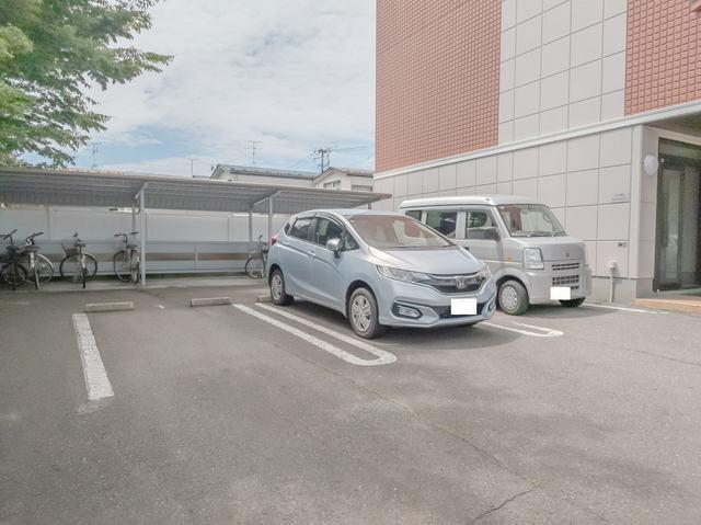 マーベラスＳＡＧＡＷＡ（101） 駐車場