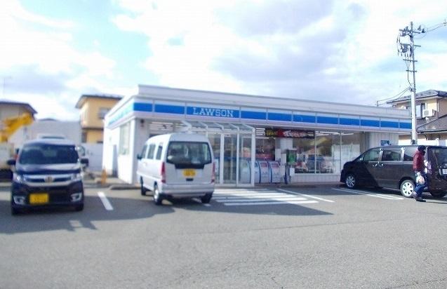 ローソン自衛隊通店：300m