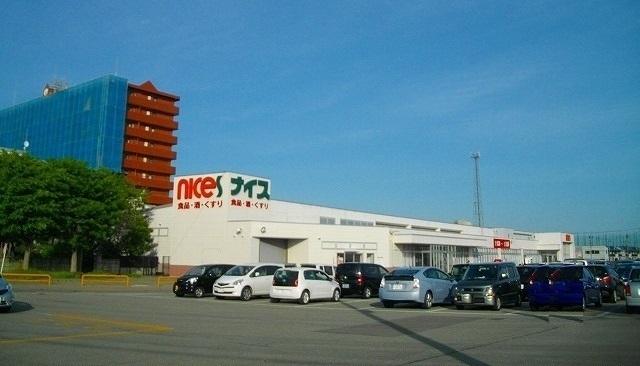 ナイス　割山店：900m