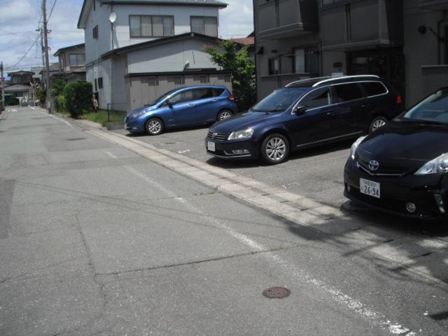 クレールコート八橋（201） 駐車場