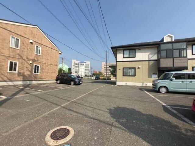 リバティ中川口 Ｃ（102） 駐車場