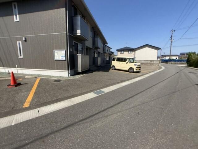 未来樹（103） 駐車場