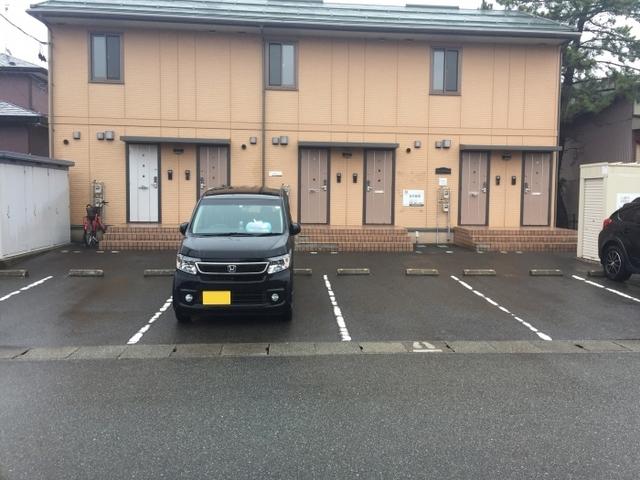 メゾンドワイズマン（202） 駐車場