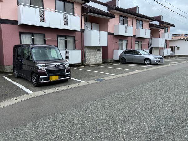 コア410 駐車場
