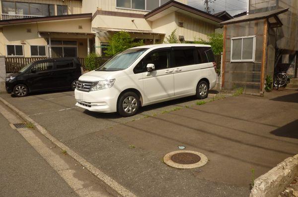 アネックス保戸野 駐車場
