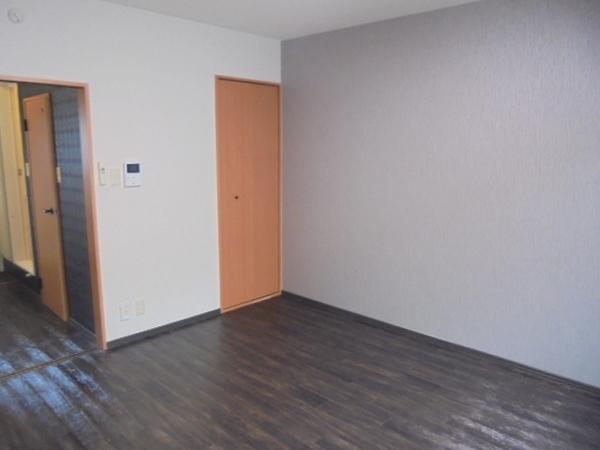 apartment 中須賀町１丁目