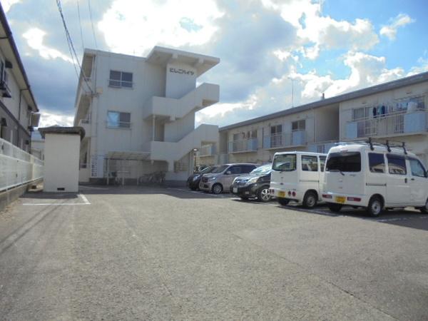 にしごハイツ（302） 駐車場