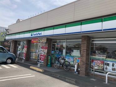 ファミリーマート新居浜川東店：618m