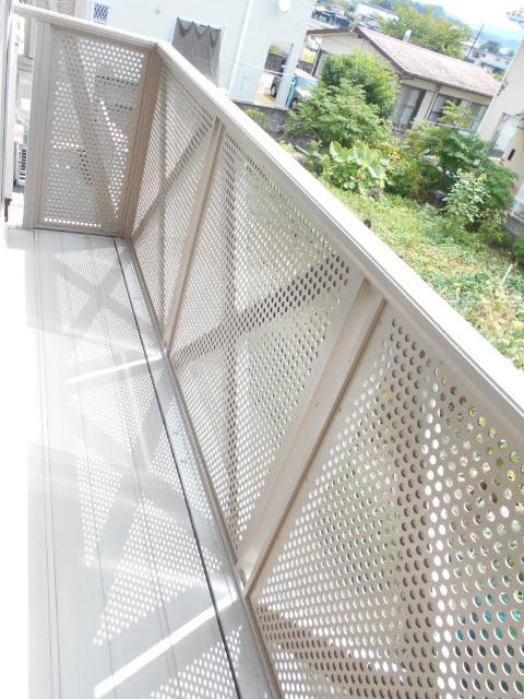 メゾンクレスト（202） バルコニー