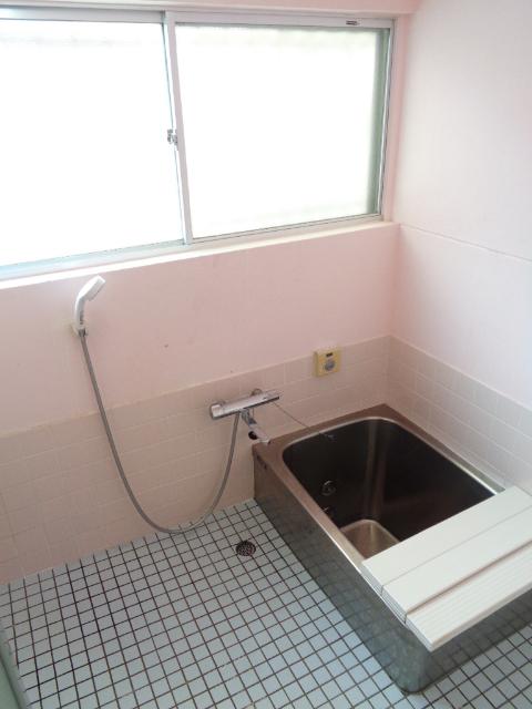 新須賀町2丁目W様借家（E1） バス／シャワー